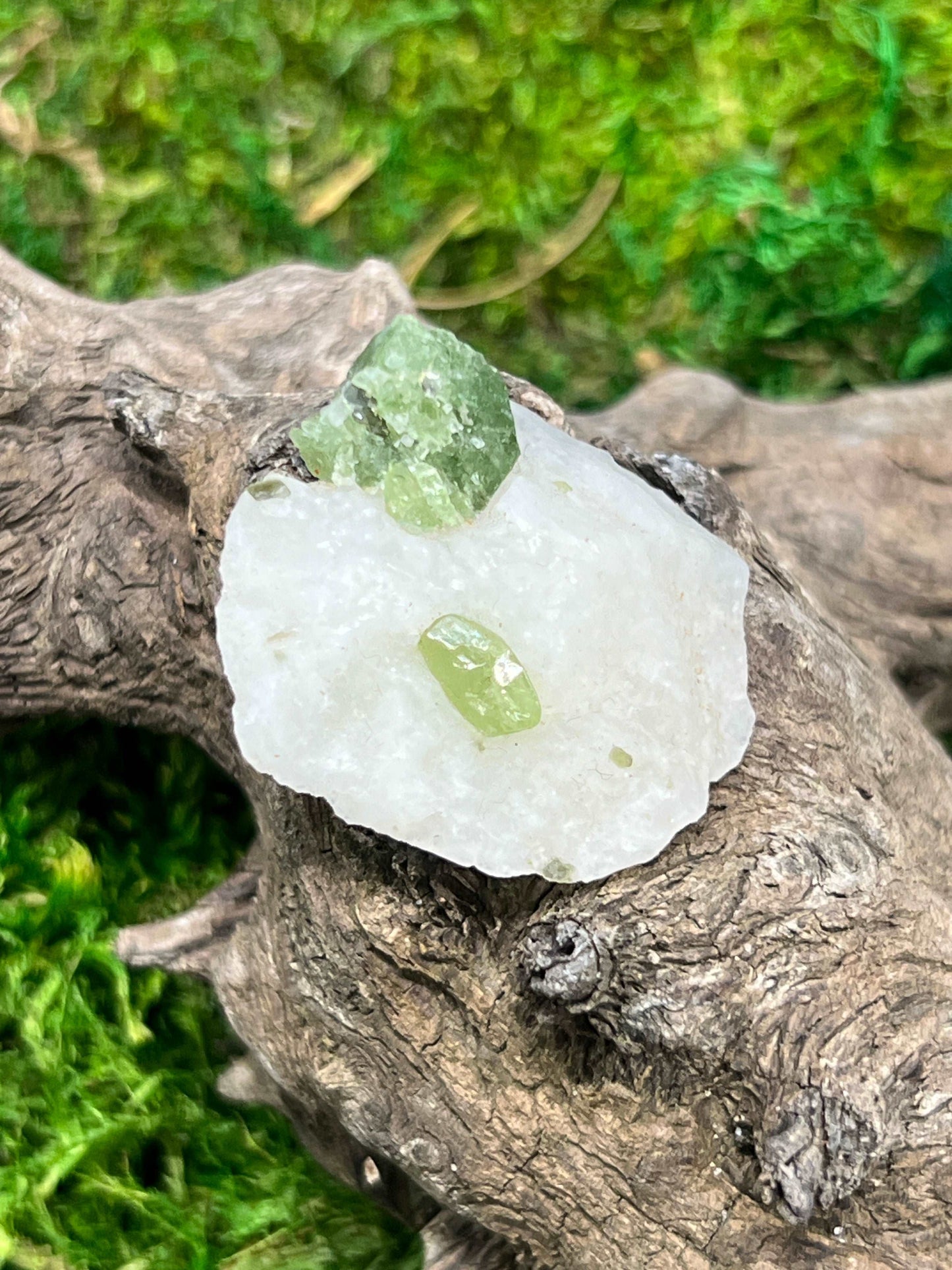 Diopside on Calcite