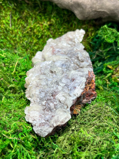 Hemimorphite on Hematite