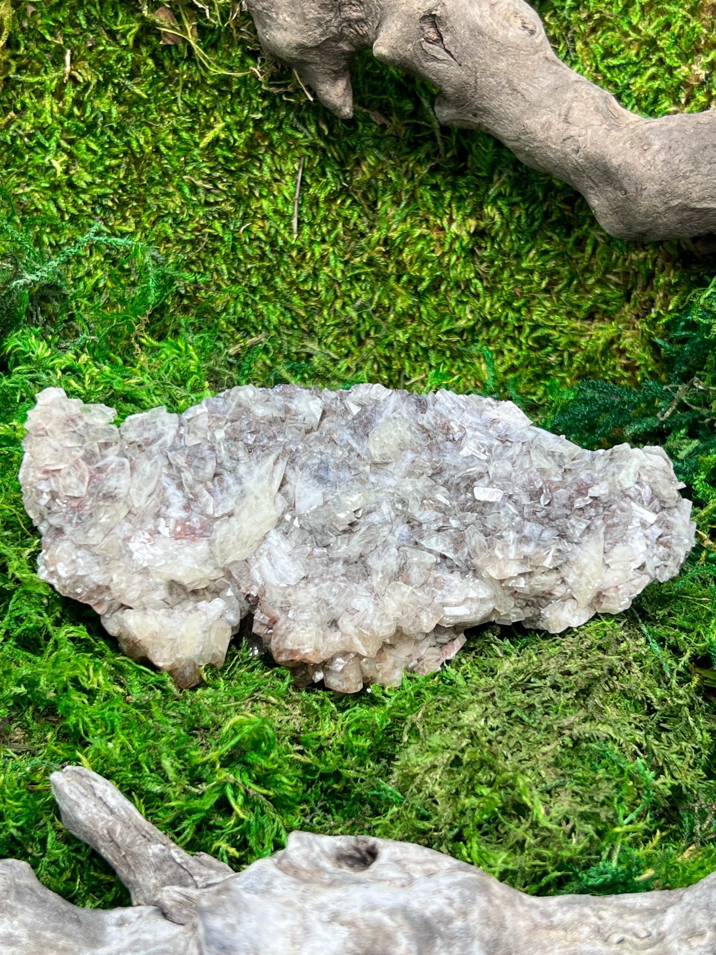 Hemimorphite on Hematite