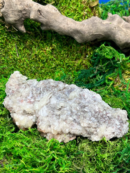 Hemimorphite on Hematite