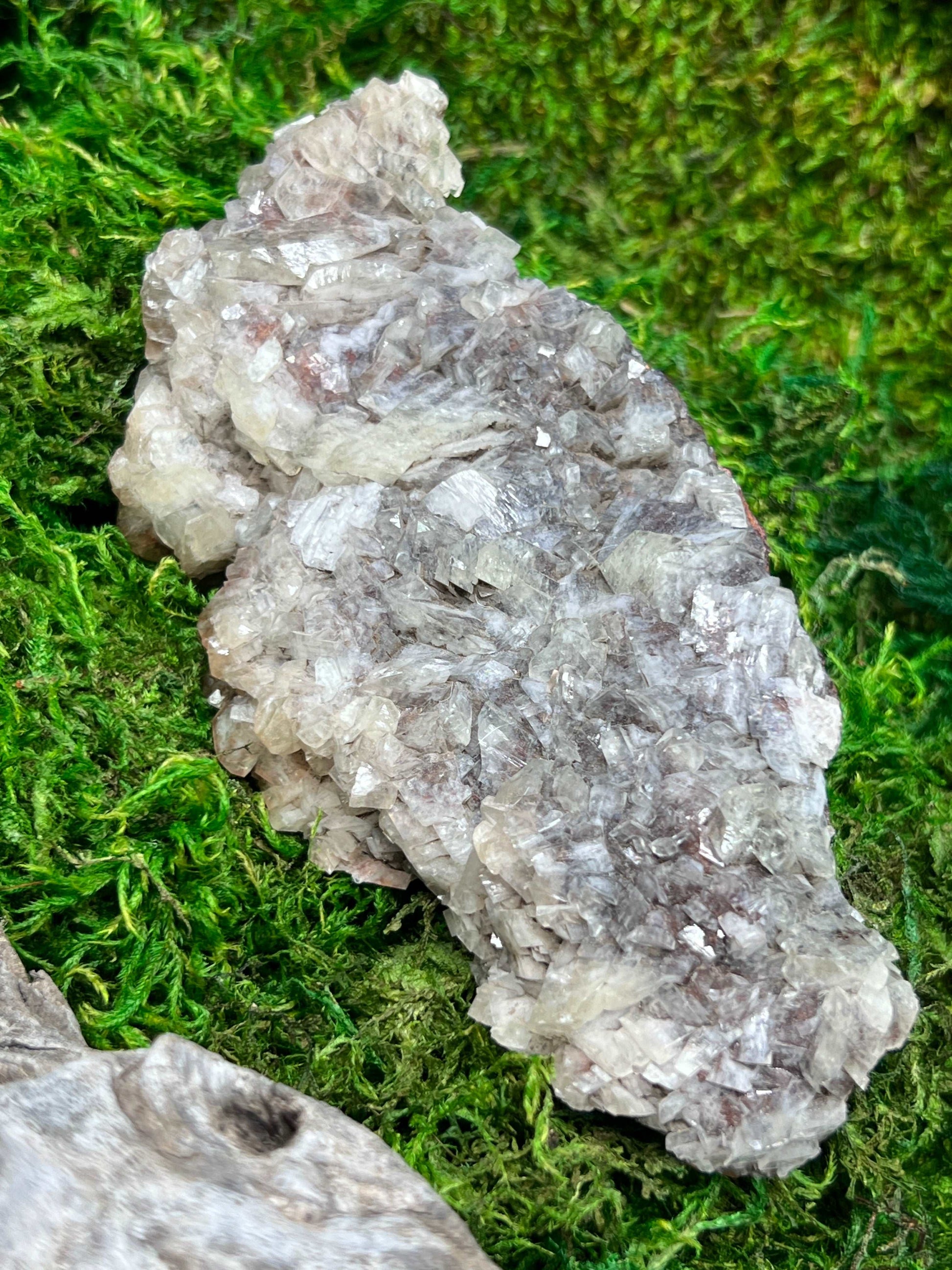 Hemimorphite on Hematite