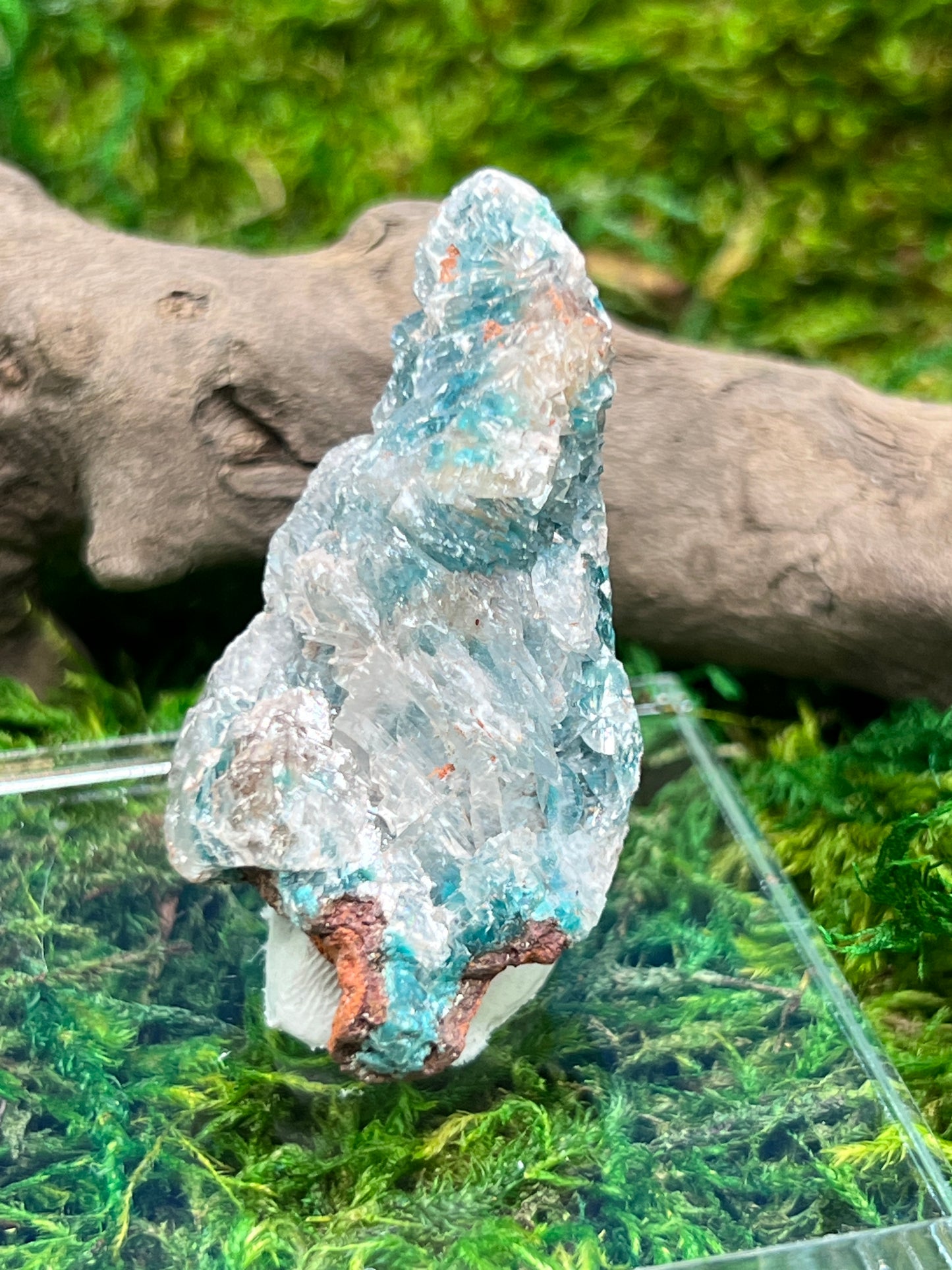 Calcite over Rosasite from Ojuela Mine, Durango