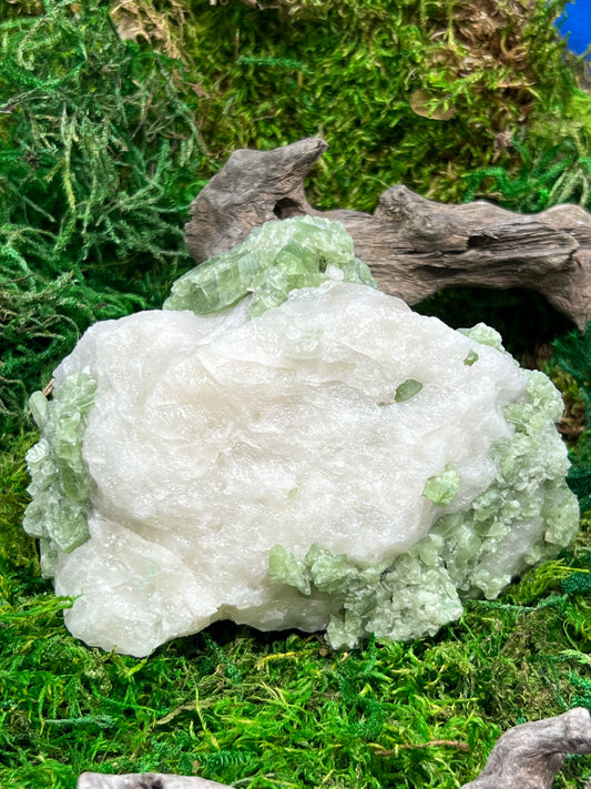Diopside on Calcite