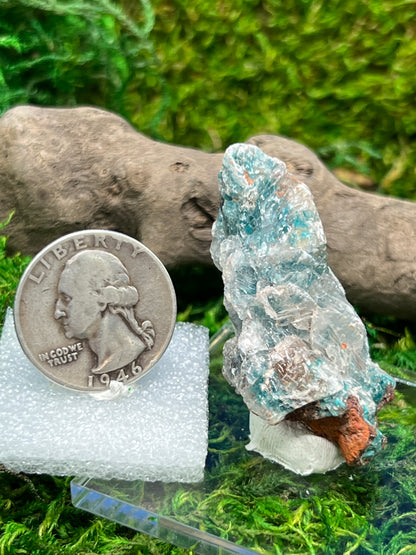 Calcite over Rosasite from Ojuela Mine, Durango